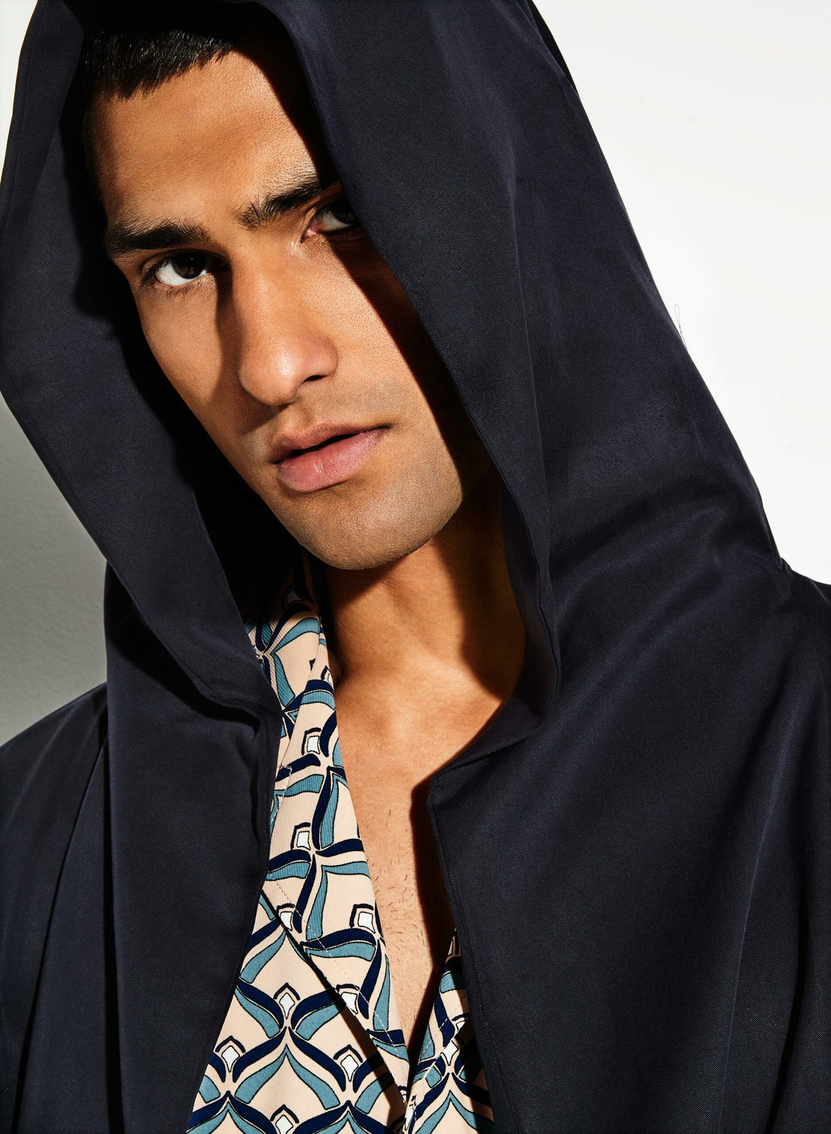 NAVY TRAVEL JACKET