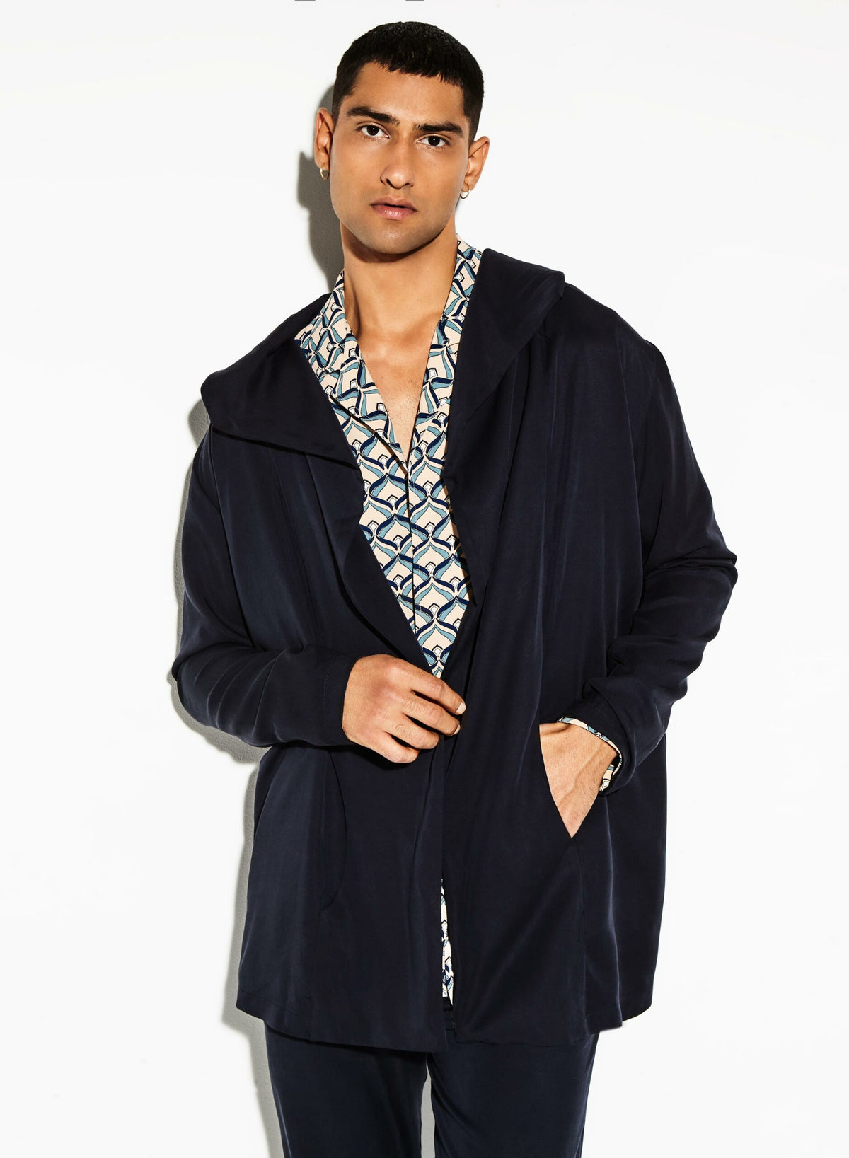NAVY TRAVEL JACKET